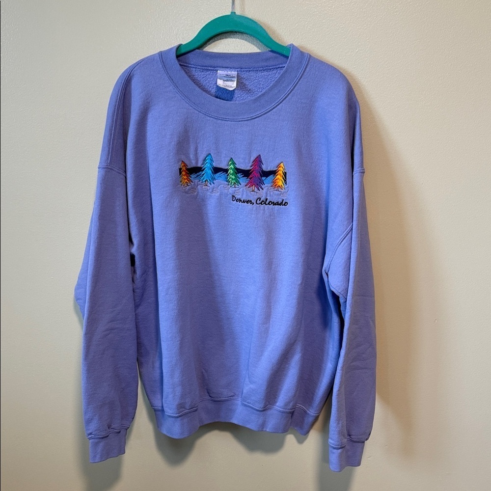 Gildan Lavender Sweatshirt From Colorado, embroidered size extra large